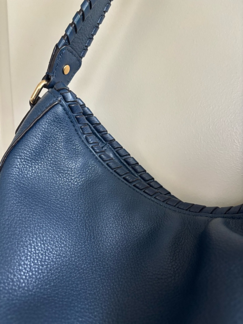Michael Kors Navy Pebbled Leather Hobo with Gold MK Charm - Picture 3 of 6